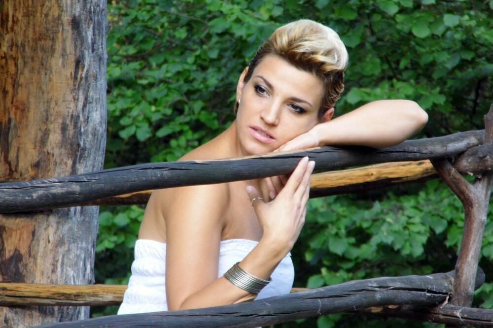 Nina Petković 3