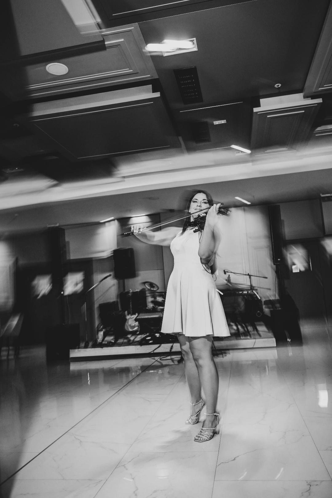 Violina i DJ show 12